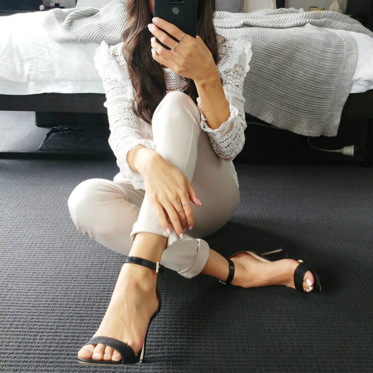 jessica holsman feet