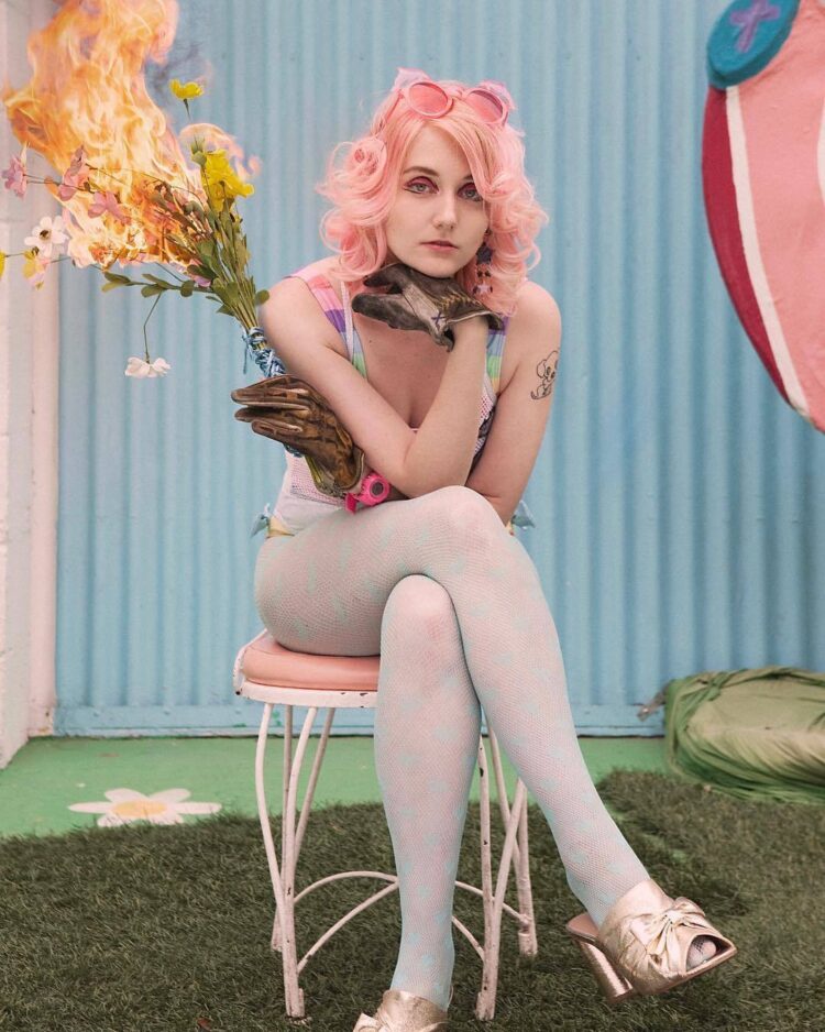 jessica lea mayfield feet 1