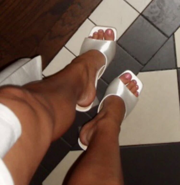 jessica mercedes feet 3