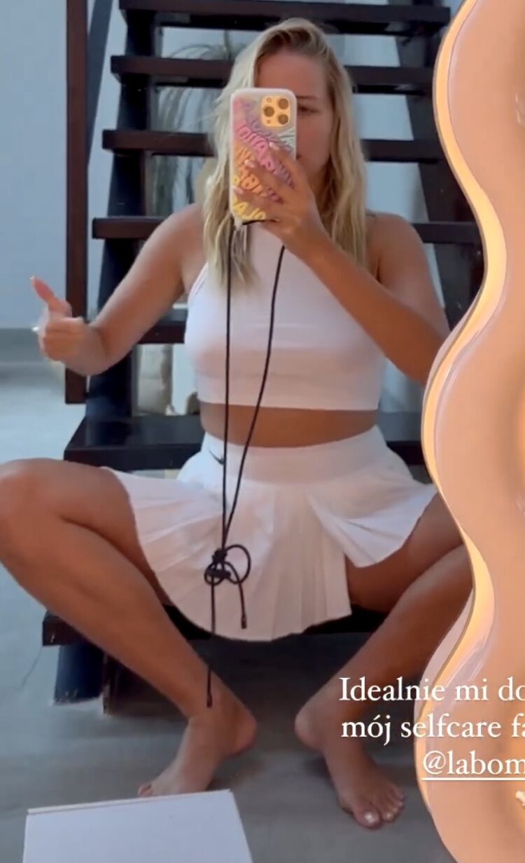 jessica mercedes feet 4