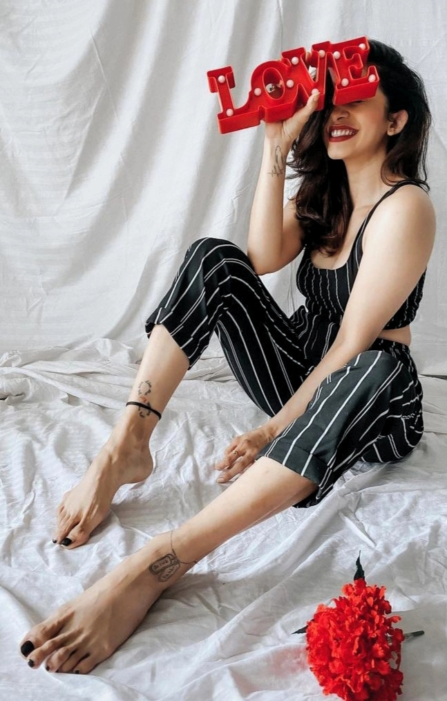 jessica merchant feet 2