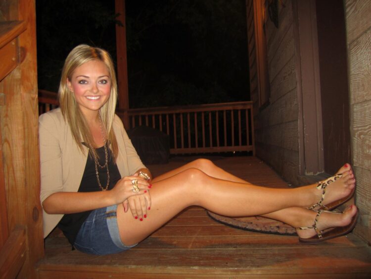 jessica sturdy feet scaled