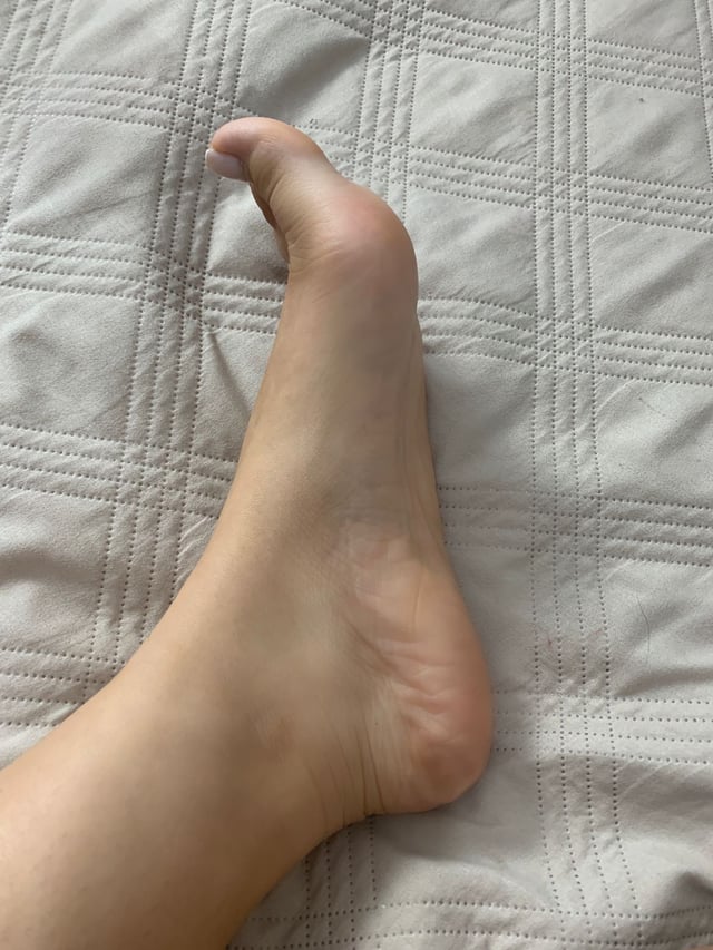 jessica thompson feet 3