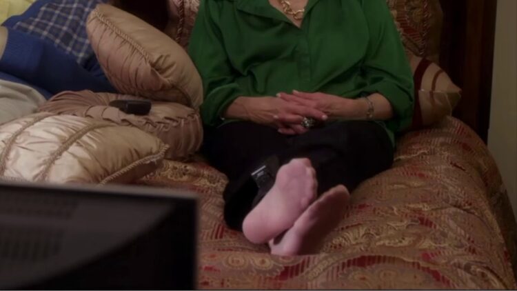 jessica walter feet