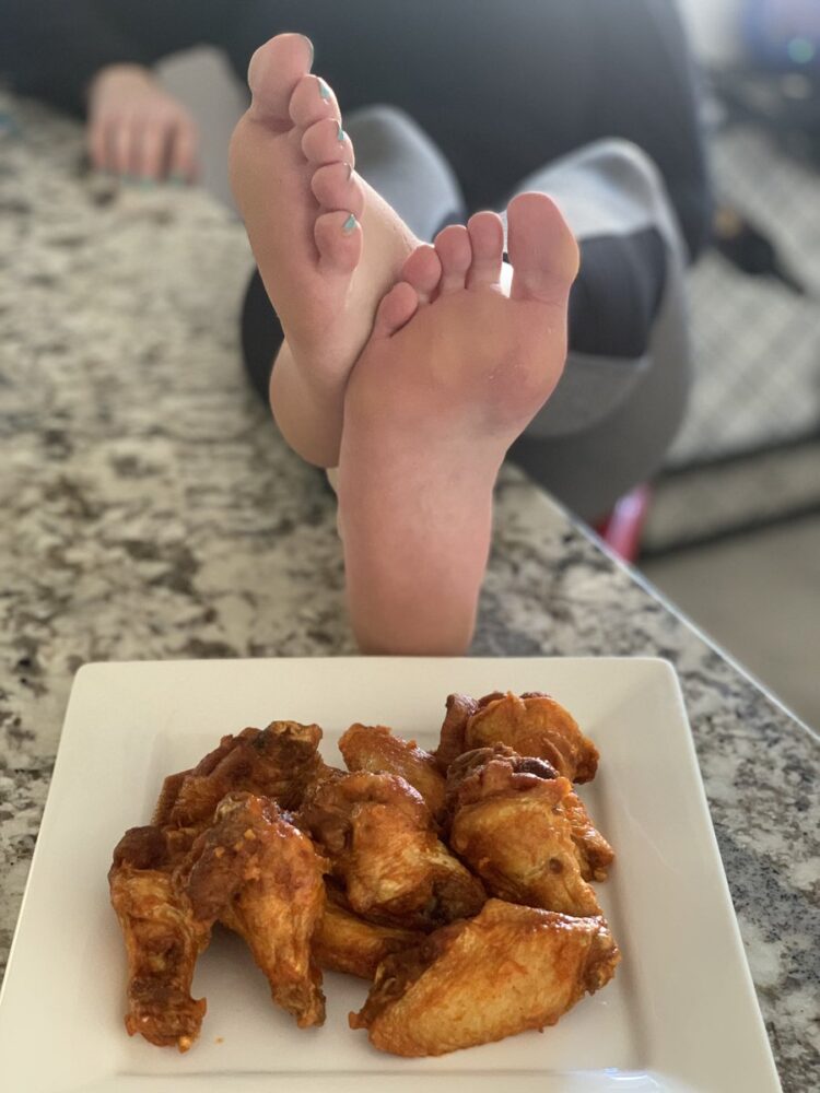 jessica wings feet