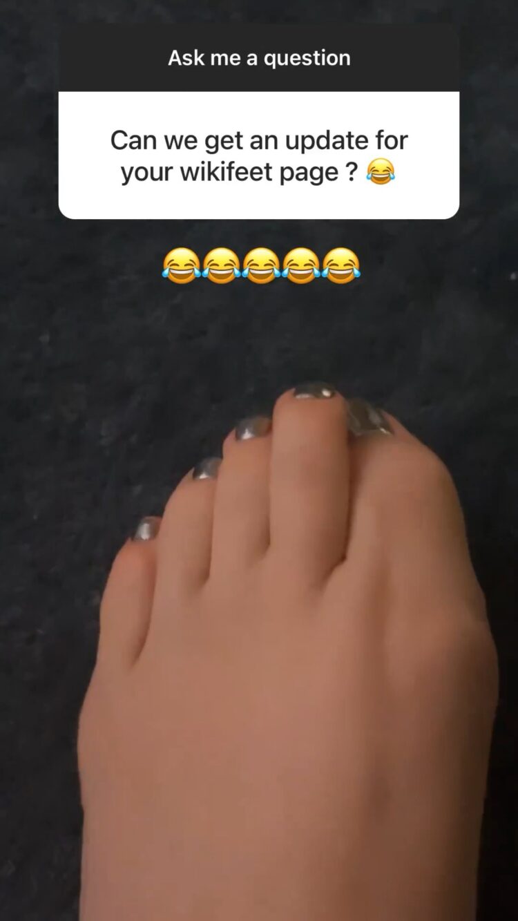 jessie bluegrey feet 1