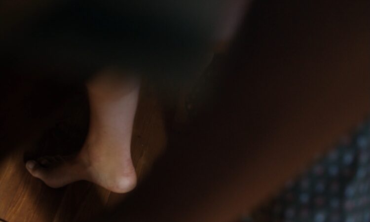 jessie buckley feet 2