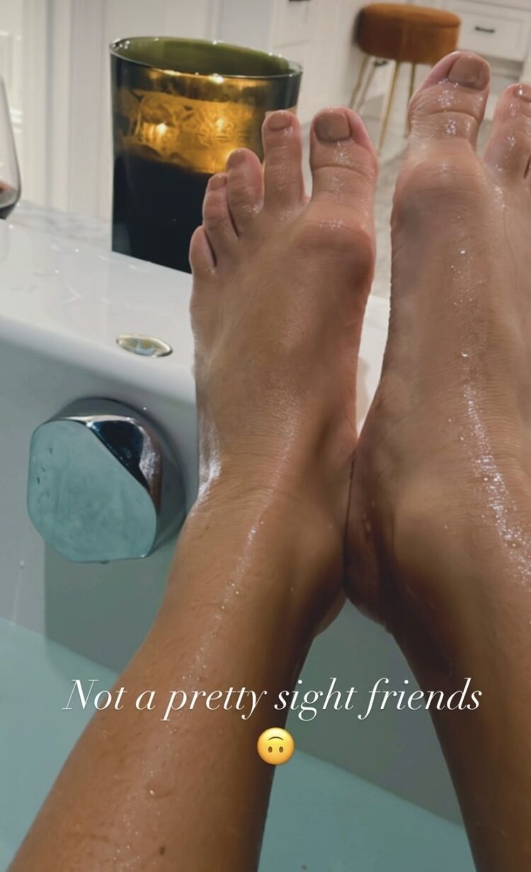 jessie james decker feet 5