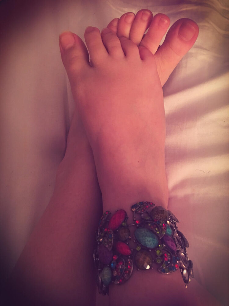 jewel feet 5