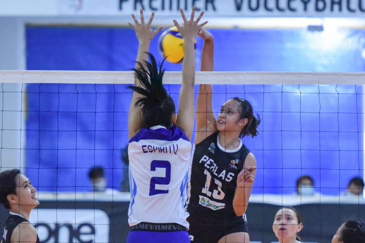 jhoana maraguinot feet 5