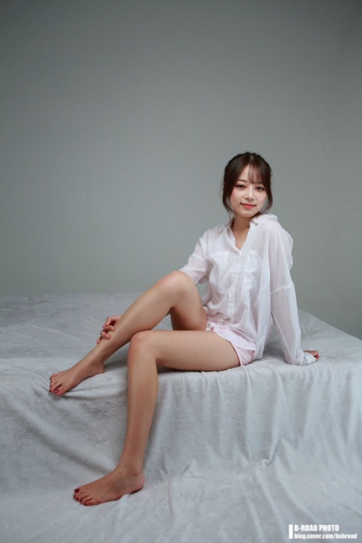 ji su yeon feet 3