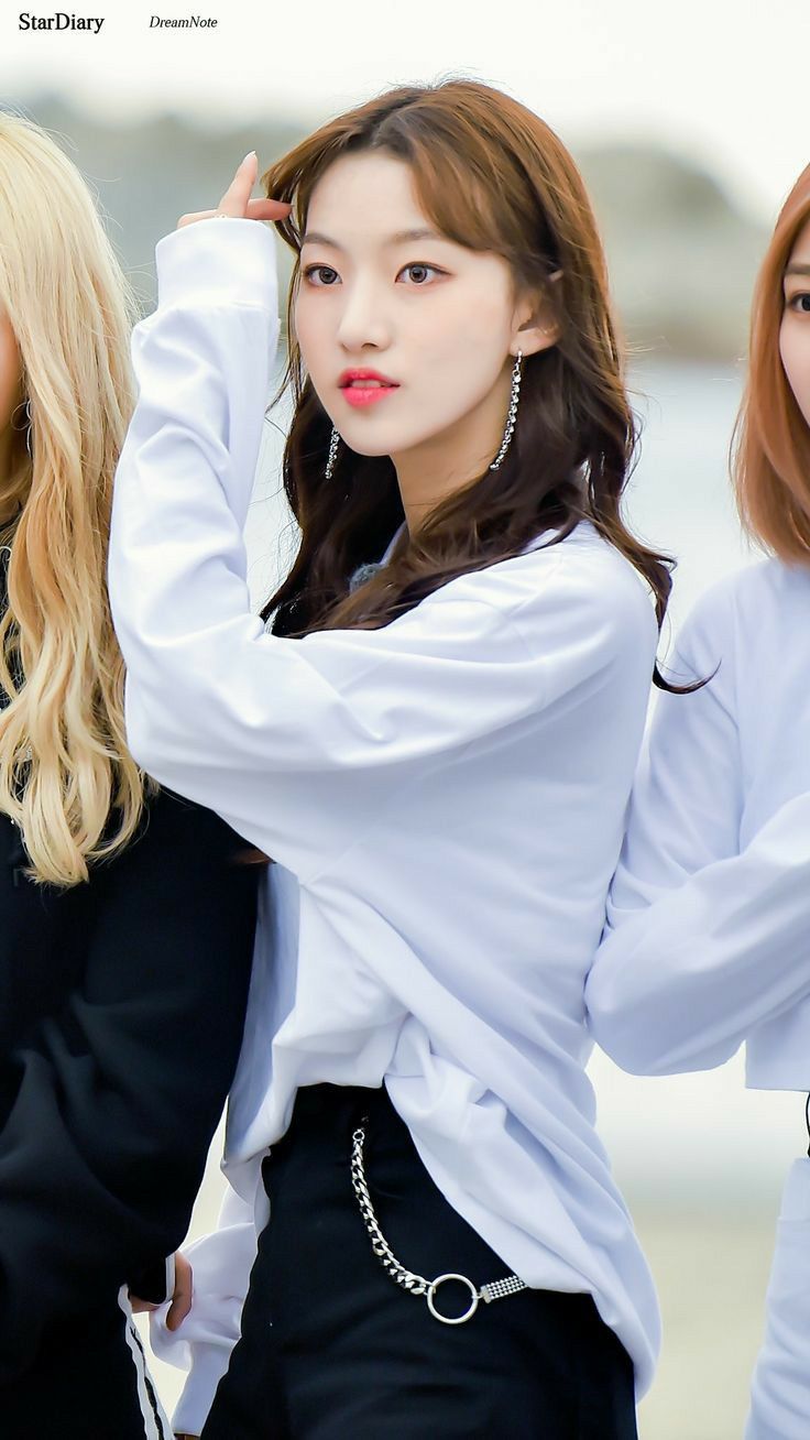 jihyeon youi kim feet 3