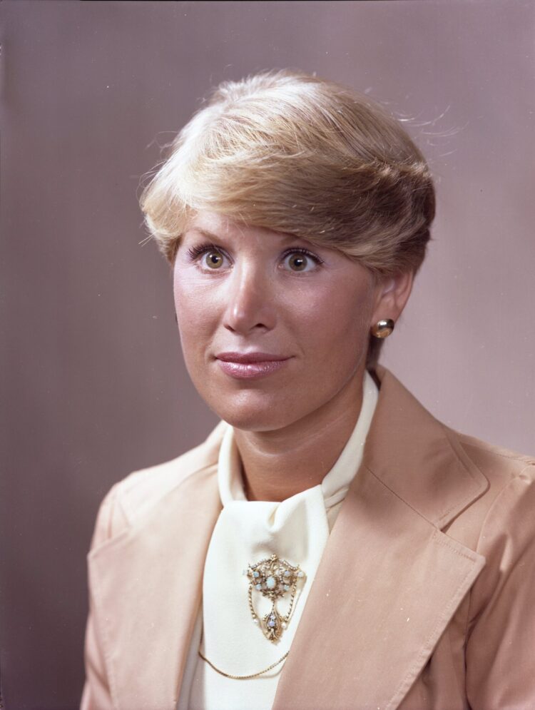 jill wine banks feet 3 scaled