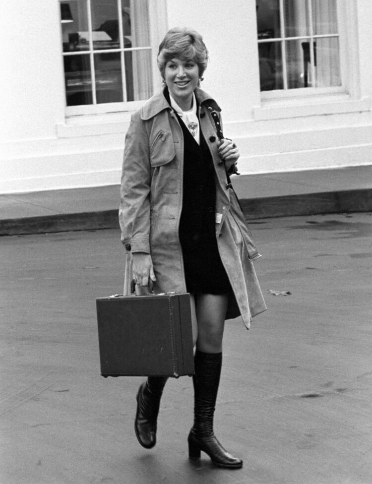 jill wine banks feet scaled