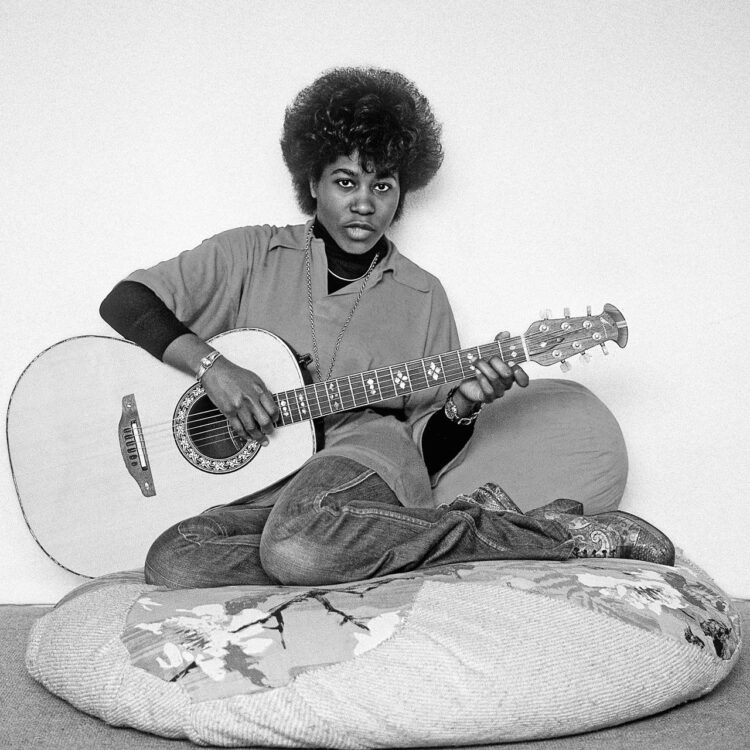 joan armatrading feet 2