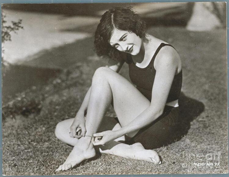 joan crawford feet 1