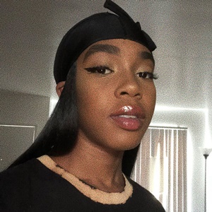 joann lee kelly feet 4