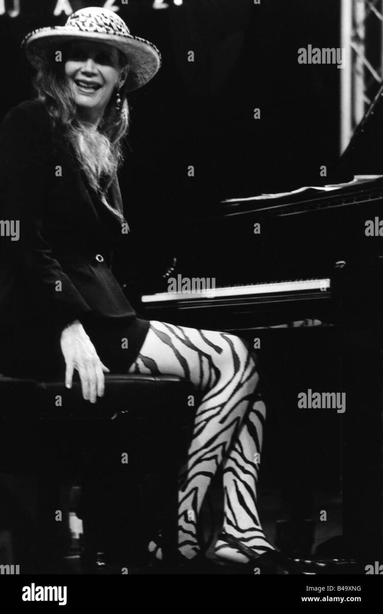 joanne brackeen feet 6