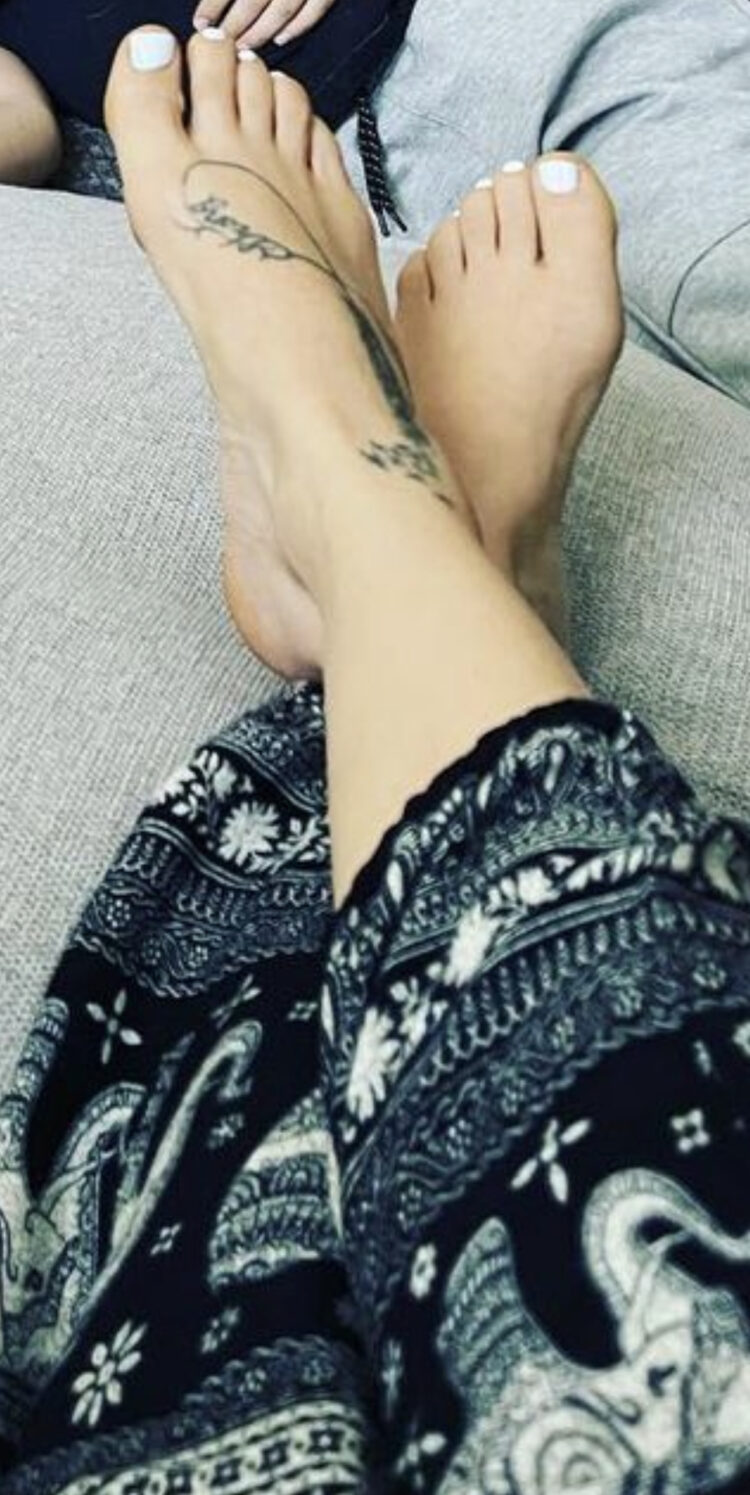 joanne calderwood feet 2