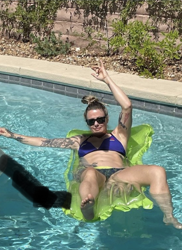 joanne calderwood feet 4