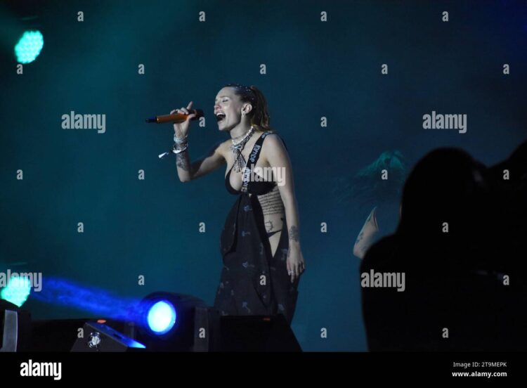 joaquinha lerena de la riva feet 3