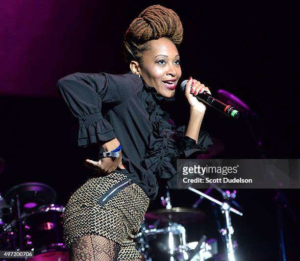 joella deville feet 5