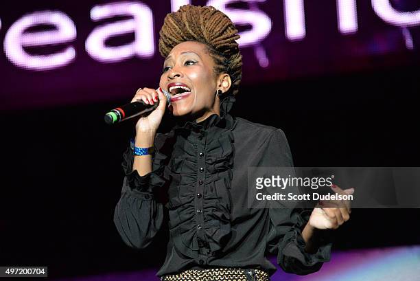 joella deville feet 6