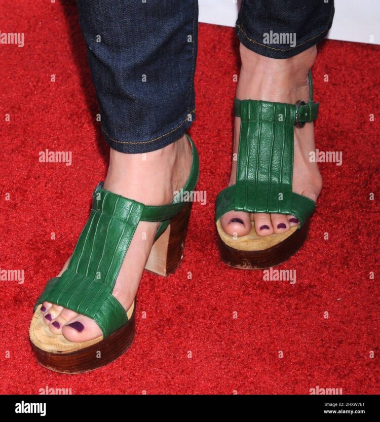 joelle carter feet 5