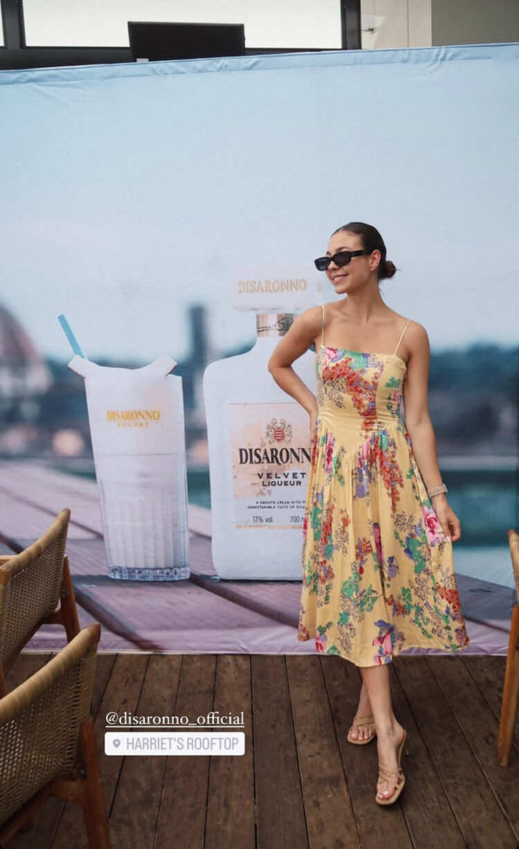 joelle farrow feet 6