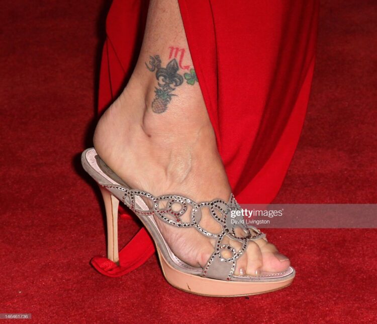 joely fisher feet 4