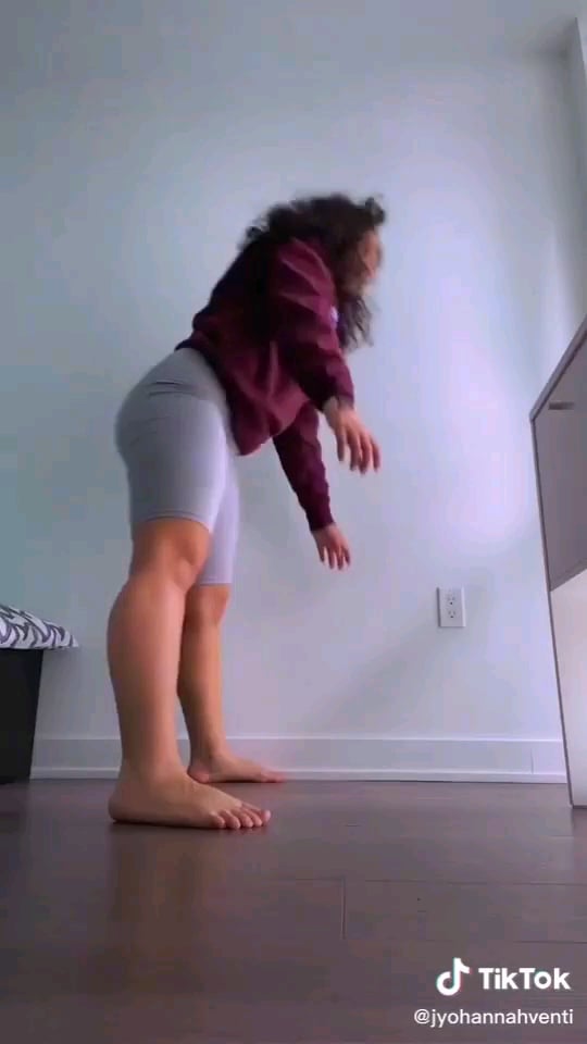 johannah venti feet 4