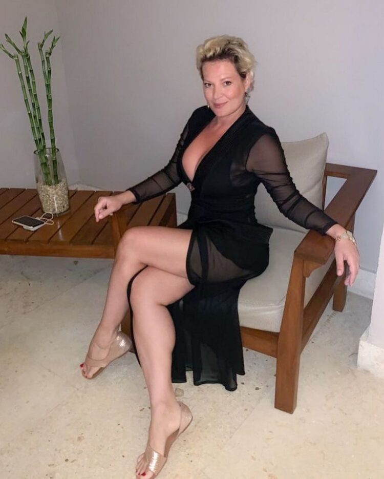 joice cristina hasselmann feet 4