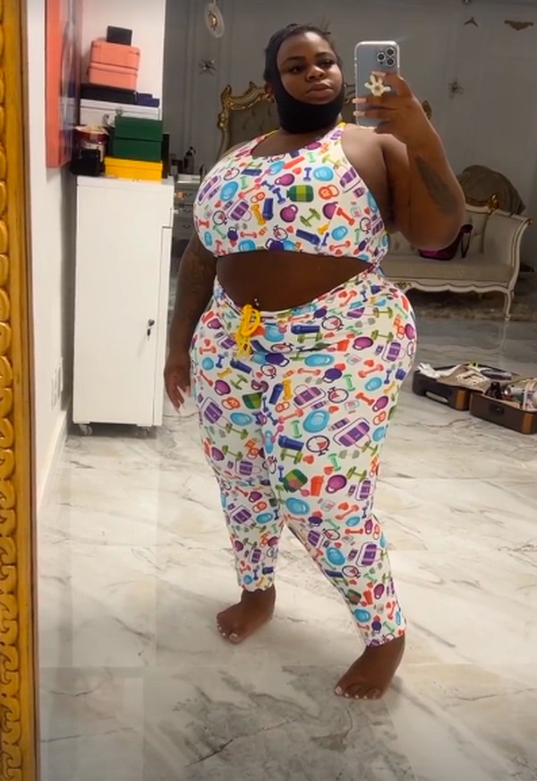 jojo maronttini feet 5