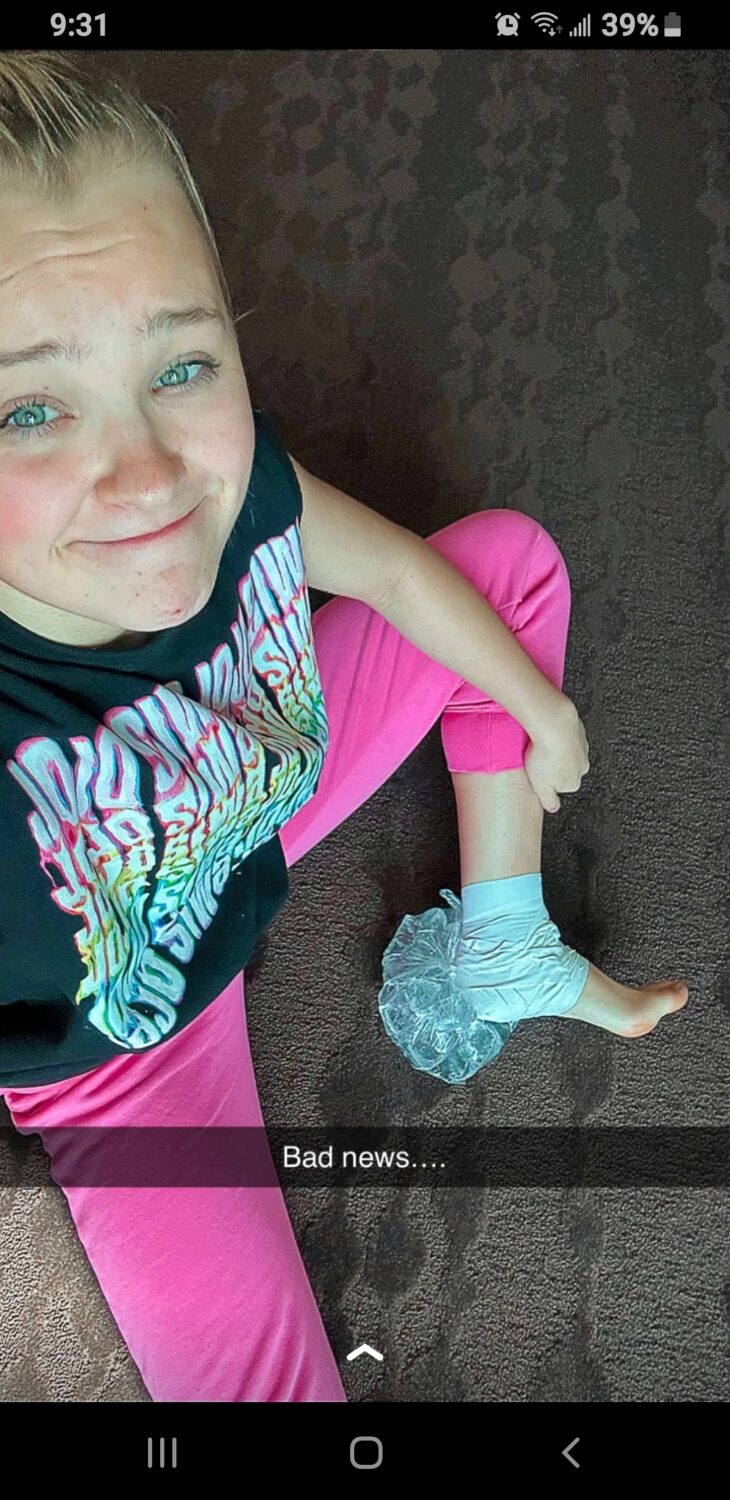 jojo siwa feet 3