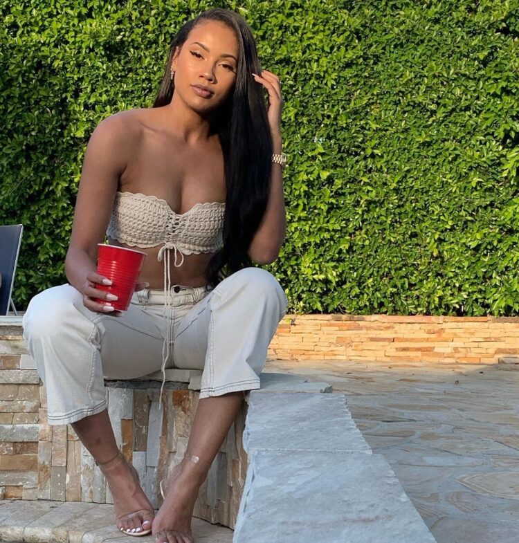 jonitta wallace feet 1