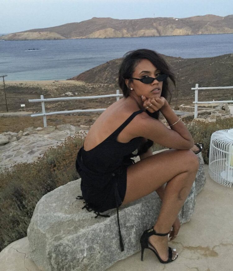 jonitta wallace feet 3