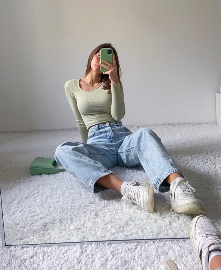 jonlyn elizabeth feet 2