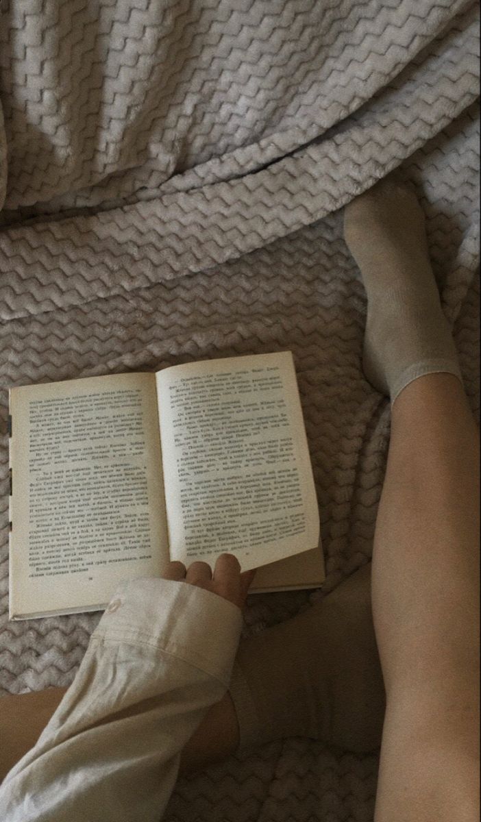 jonlyn elizabeth feet 4