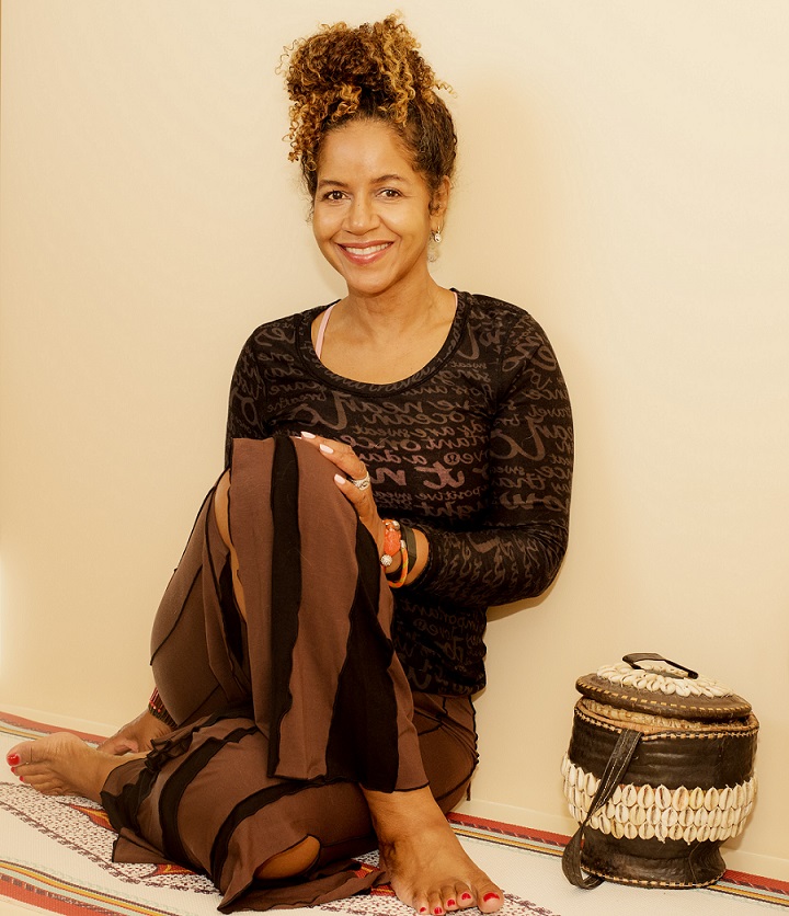 jordan theresa feet 4