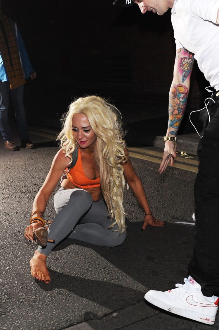 josie cunningham feet scaled