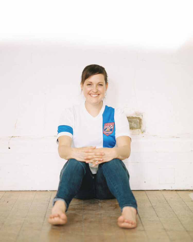 josie long feet scaled