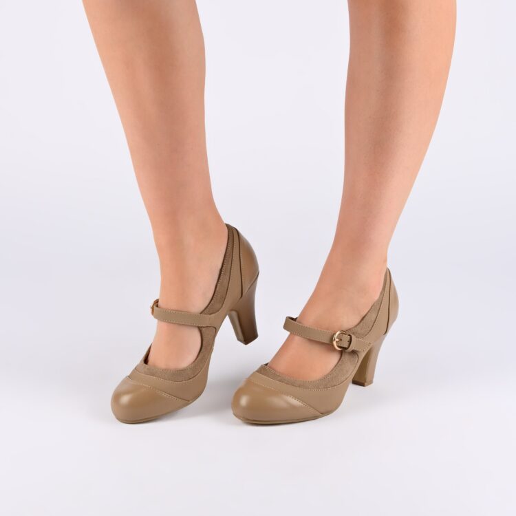 journee brown feet 5