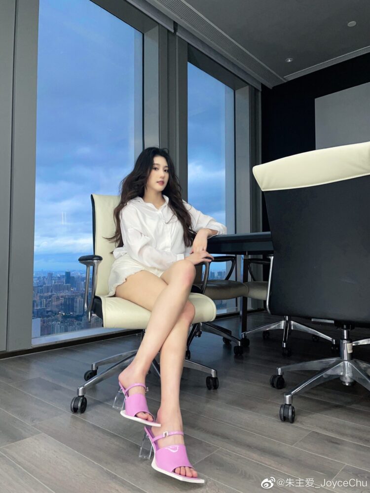 joyce chu feet 4 scaled