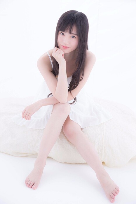 ju jingyi feet