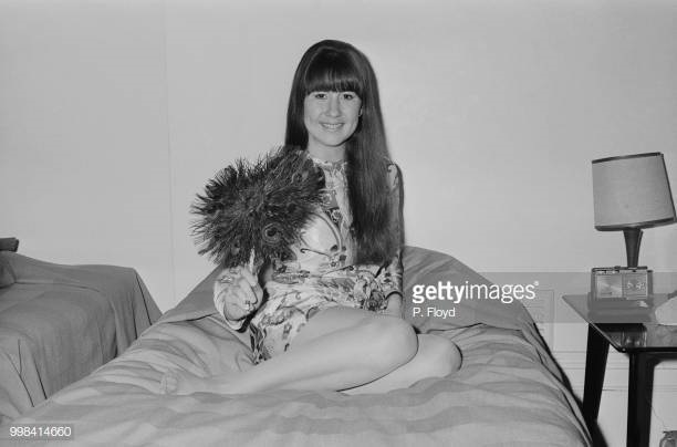 judith durham feet 2