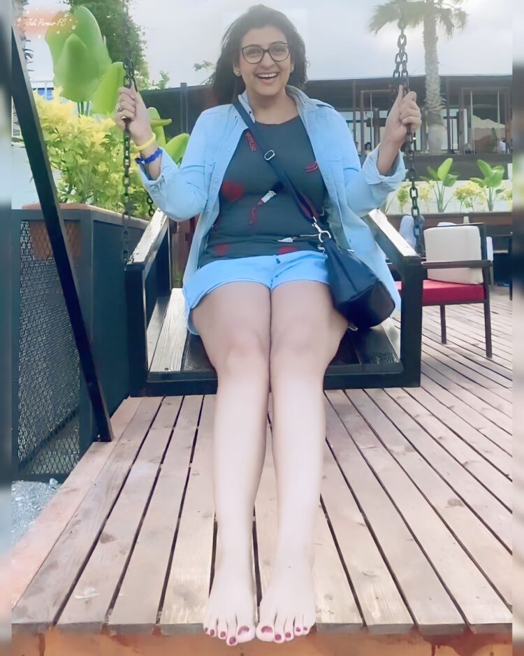 juhi parmar feet 5