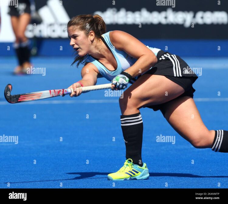 julia gomes fantasia feet 6