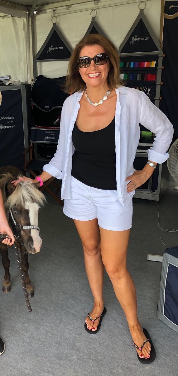 julia hartley brewer feet 2