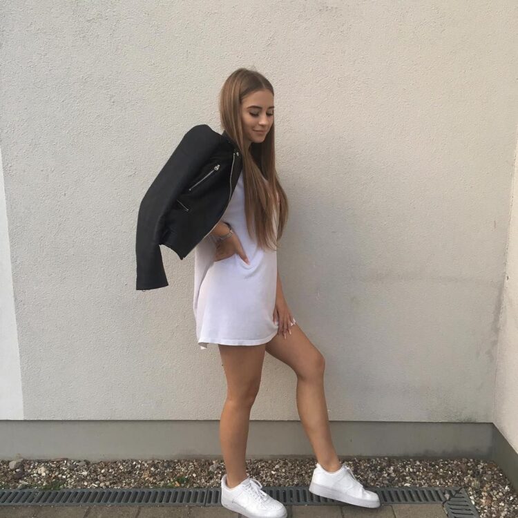 julia jaskulska feet 4