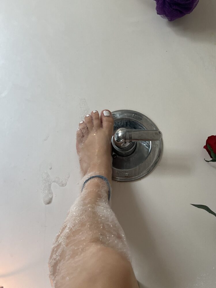 julia jones feet 4 scaled